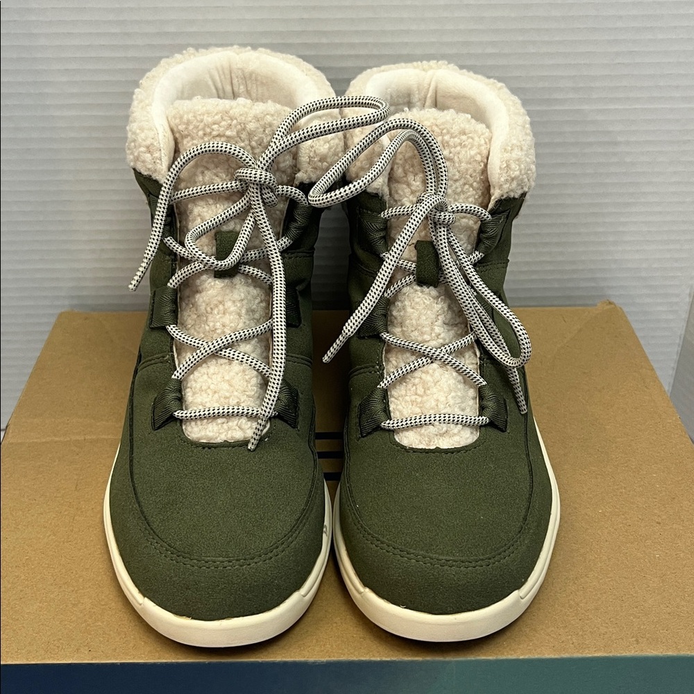 JBU freeze sneaker booties. Shearling. Velvety interior. Lace up. NIB. Size 9.5 - Picture 2 of 11
